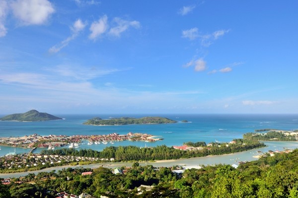 Above: Aerial view on the coastline of the Seychelles Islands (Photo: Oleg Znamenskiy/Shutterstock)