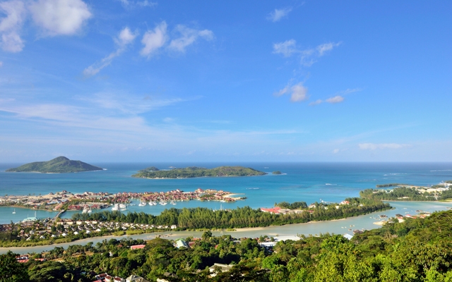 Above: Aerial view on the coastline of the Seychelles Islands (Photo: Oleg Znamenskiy/Shutterstock)