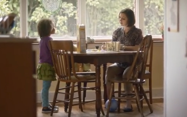 A new Cheerios commercial featuring a mixed race family has received racist backlash (Screencap: YouTube)