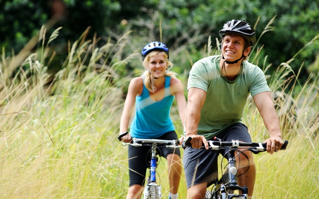 Choose healthy activities as a couple (Photo: Warren Goldswain/Shutterstock)
