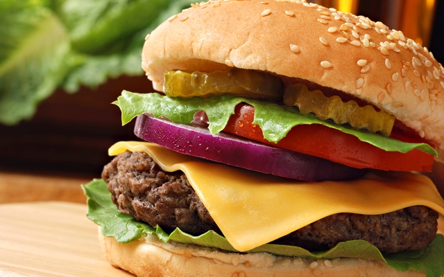 Learn how to make your burger healthier (Photo: Marie C Fields/Shutterstock)