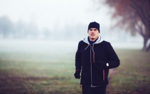 Running in autumn (Photo: Shutterstock/baranq)