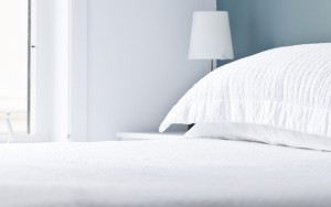 Above: Guys, it's time to upgrade your bed (Photo: Gustavo Toledo/Shutterstock)