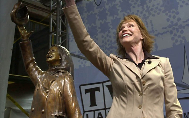 12 Things You Didn’t Know About Mary Tyler Moore - Statue