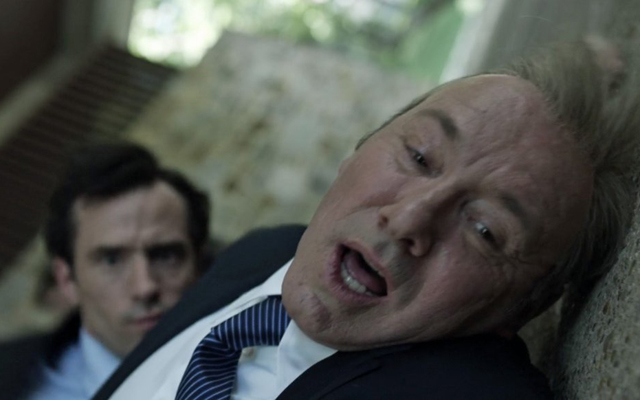 The 10 Most Shocking Moments From House of Cards - Frank is shot