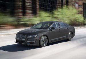 Lincoln-exclusive 3.0-liter GTDI V6 engine provides effortless performance on the new 2017 Lincoln MKZ.